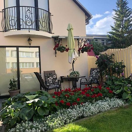 Guest House Nika - Cottages And Rooms In The Heart Of Palanga City Center Exterior photo