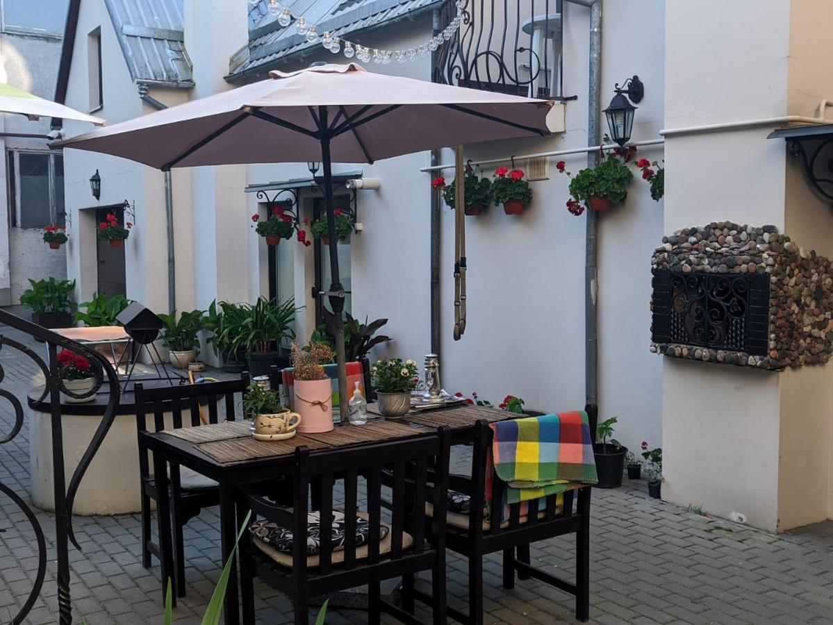 Guest House Nika - Cottages And Rooms In The Heart Of Palanga City Center Exterior photo