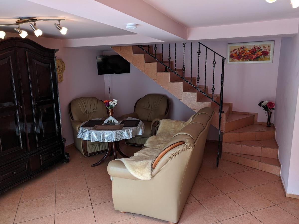 Guest House Nika - Cottages And Rooms In The Heart Of Palanga City Center Exterior photo