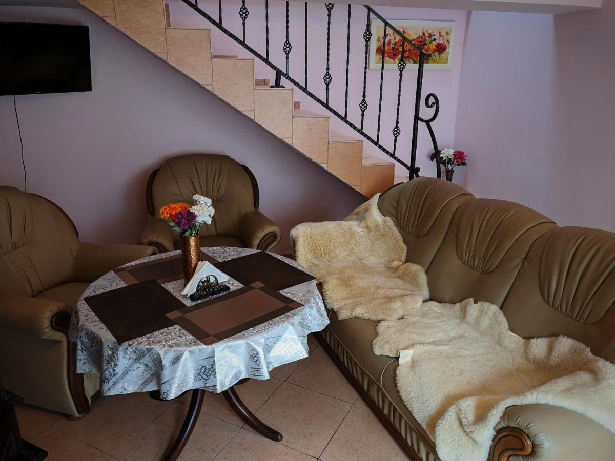 Guest House Nika - Cottages And Rooms In The Heart Of Palanga City Center Exterior photo