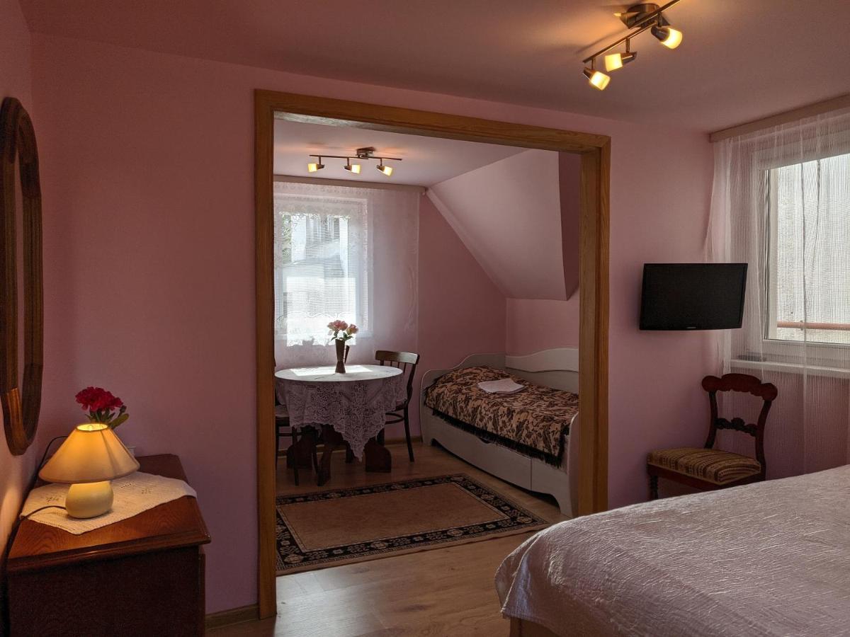 Guest House Nika - Cottages And Rooms In The Heart Of Palanga City Center Exterior photo